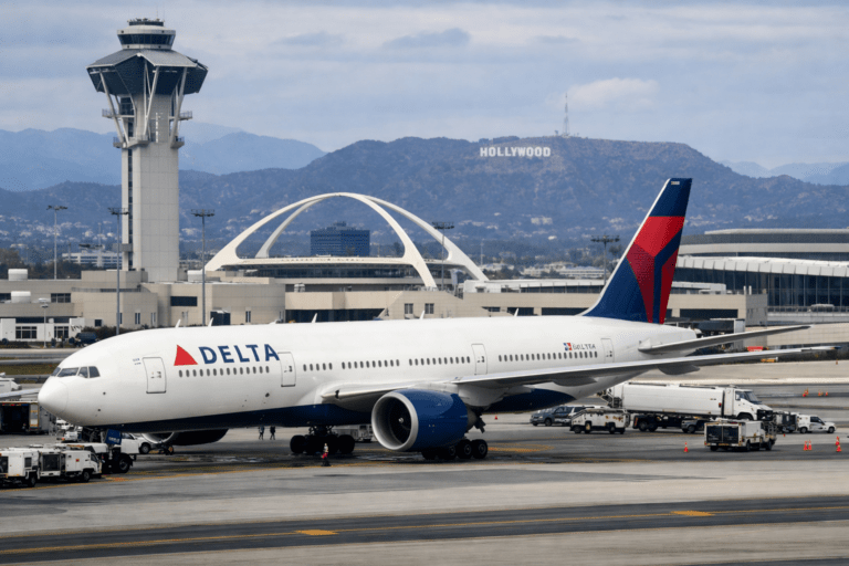 Delta Flight DL275 Diverted LAX