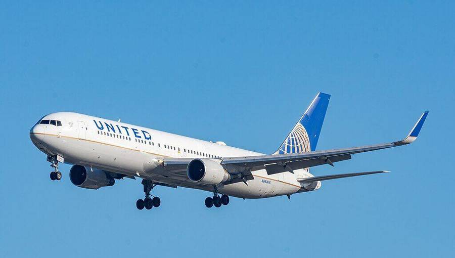 United Flight UA967 Diverted